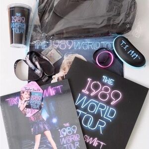Taylor Swift VIP Package for 1989 World Tour
